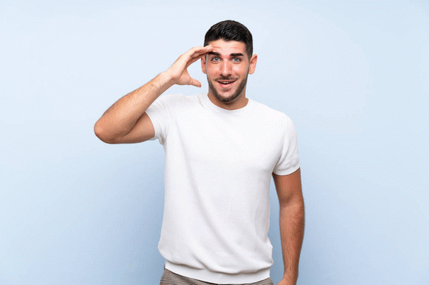 برای دانلود اپلیکیشن (اندروید، iOS و لینک مستقیم) این 19 نکته را بدانید